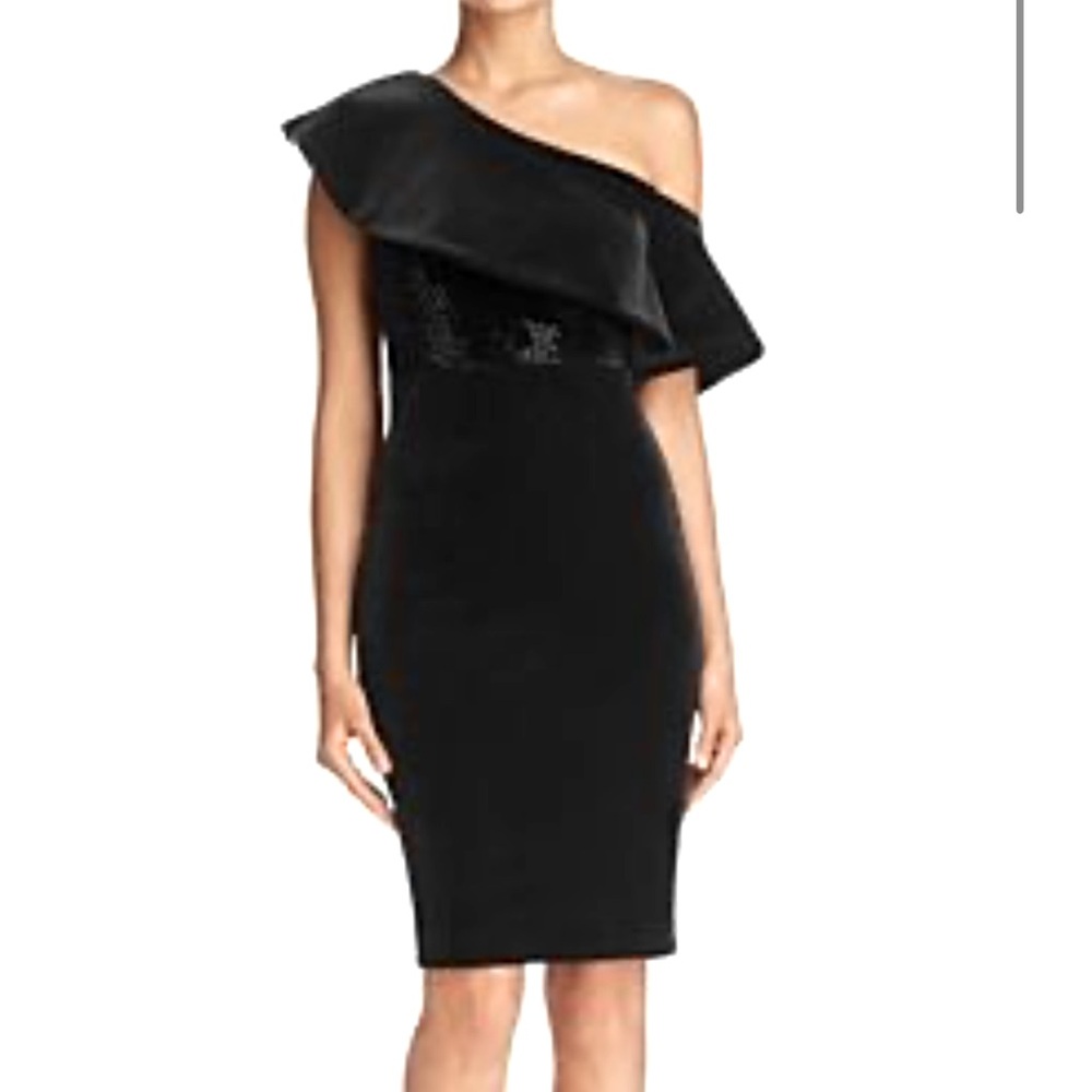 Elegant Armani Collezzioni  One-Shoulder Dress brand new no tag